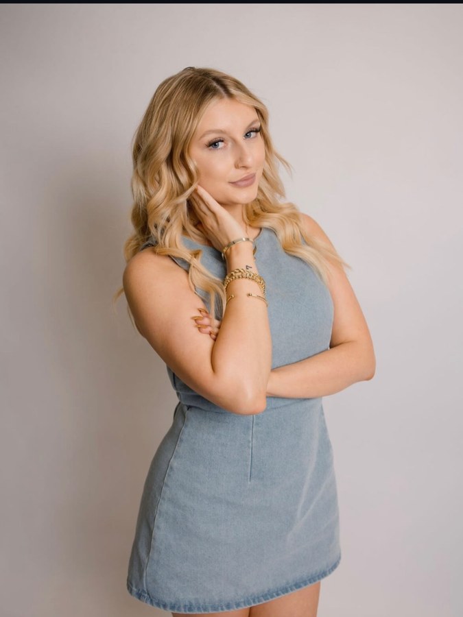 Katie Glines, stylist